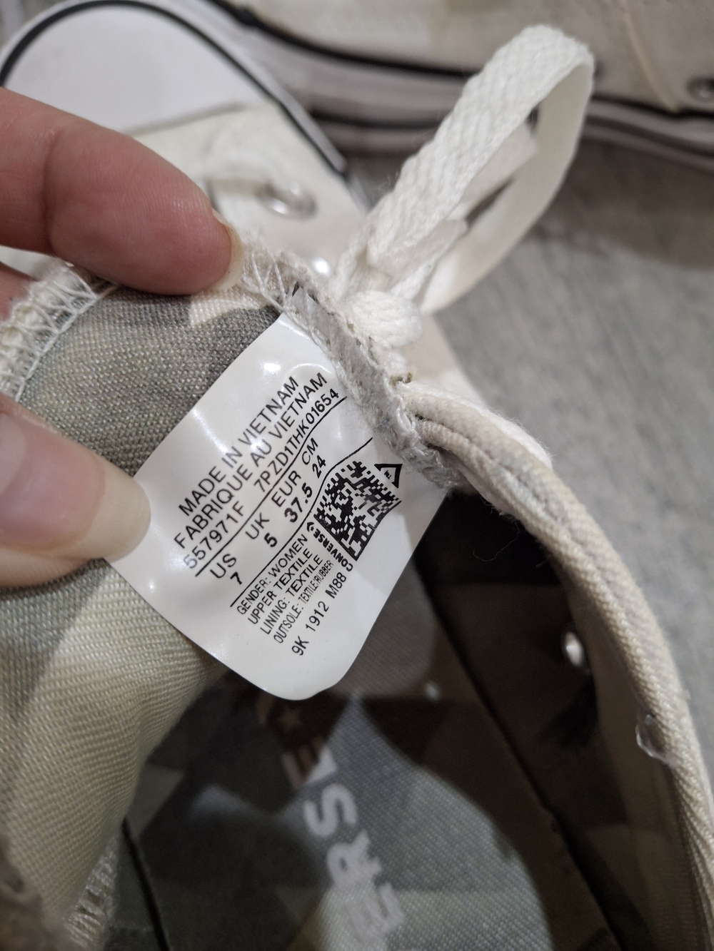 Converse - Picture 8 of 9